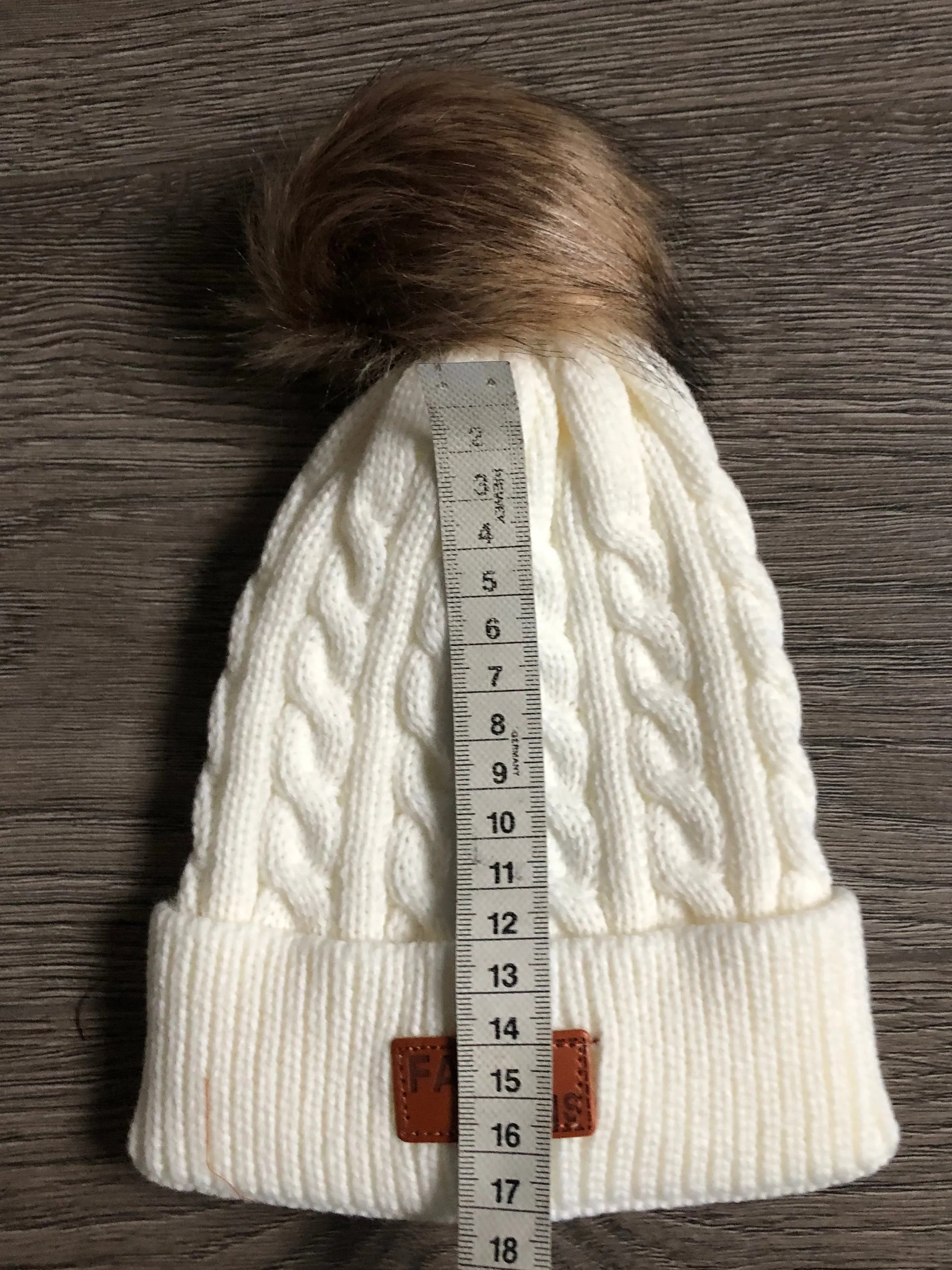 Children’s Cream Bobble Hat - age 2-4ish