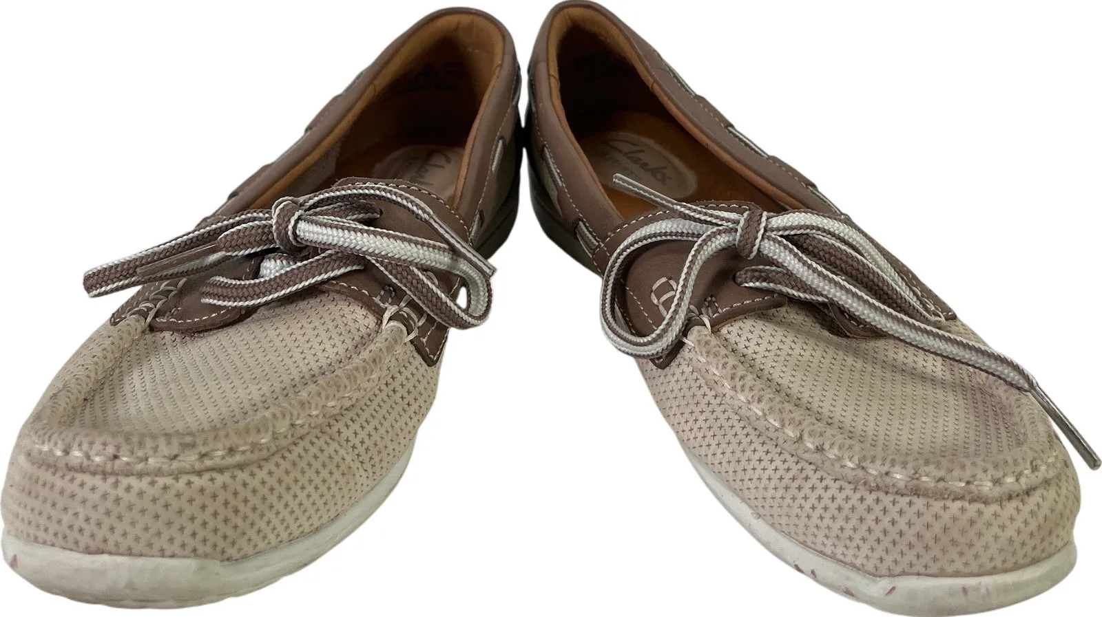 Clarks Artisan Women’s Ivory/Gray Leather Slip On Boat Shoes - 7