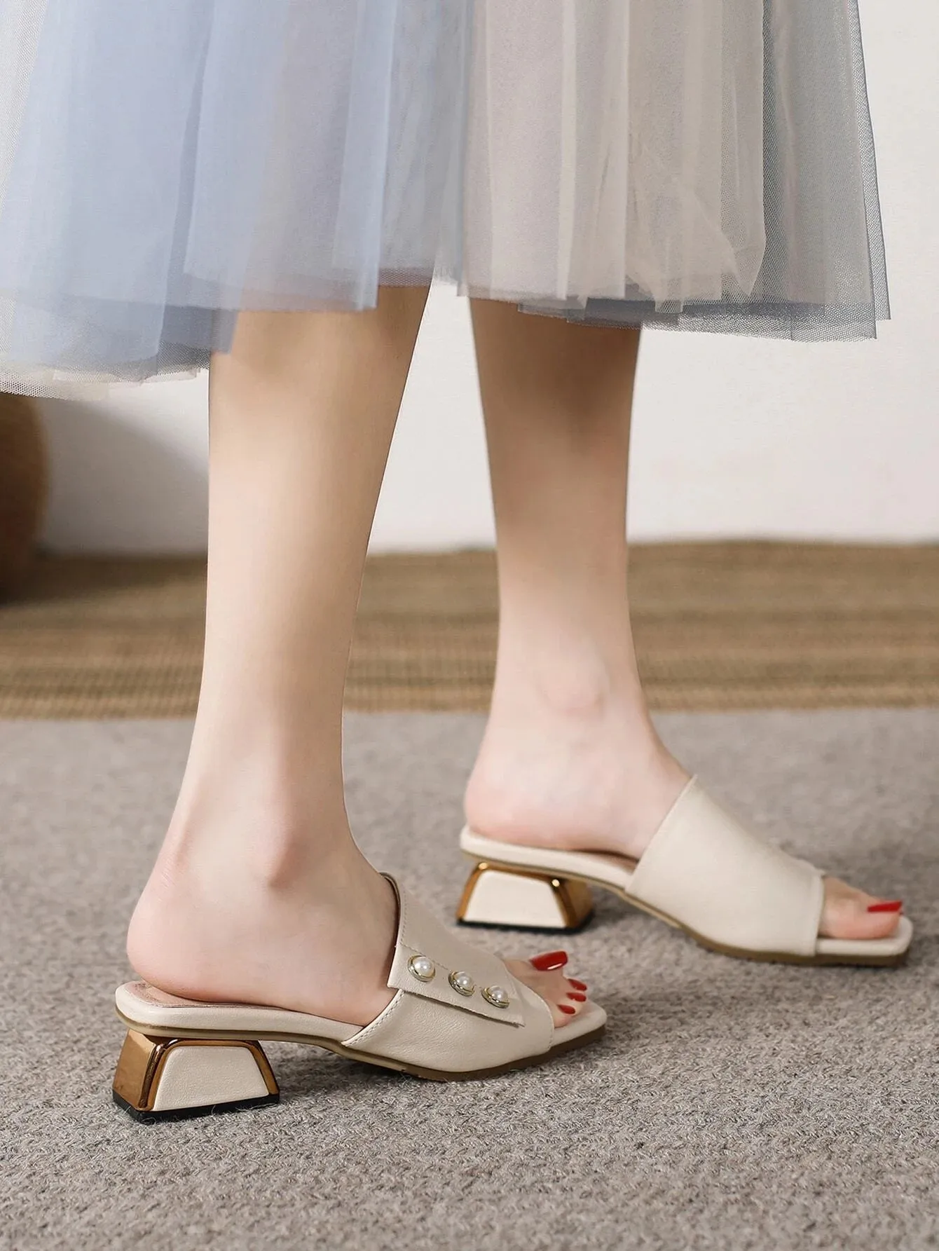 CM-SHS351022 Women Trendy Seoul Style Faux Pearl Decor Chunky Heeled Mule Sandals - Apricot