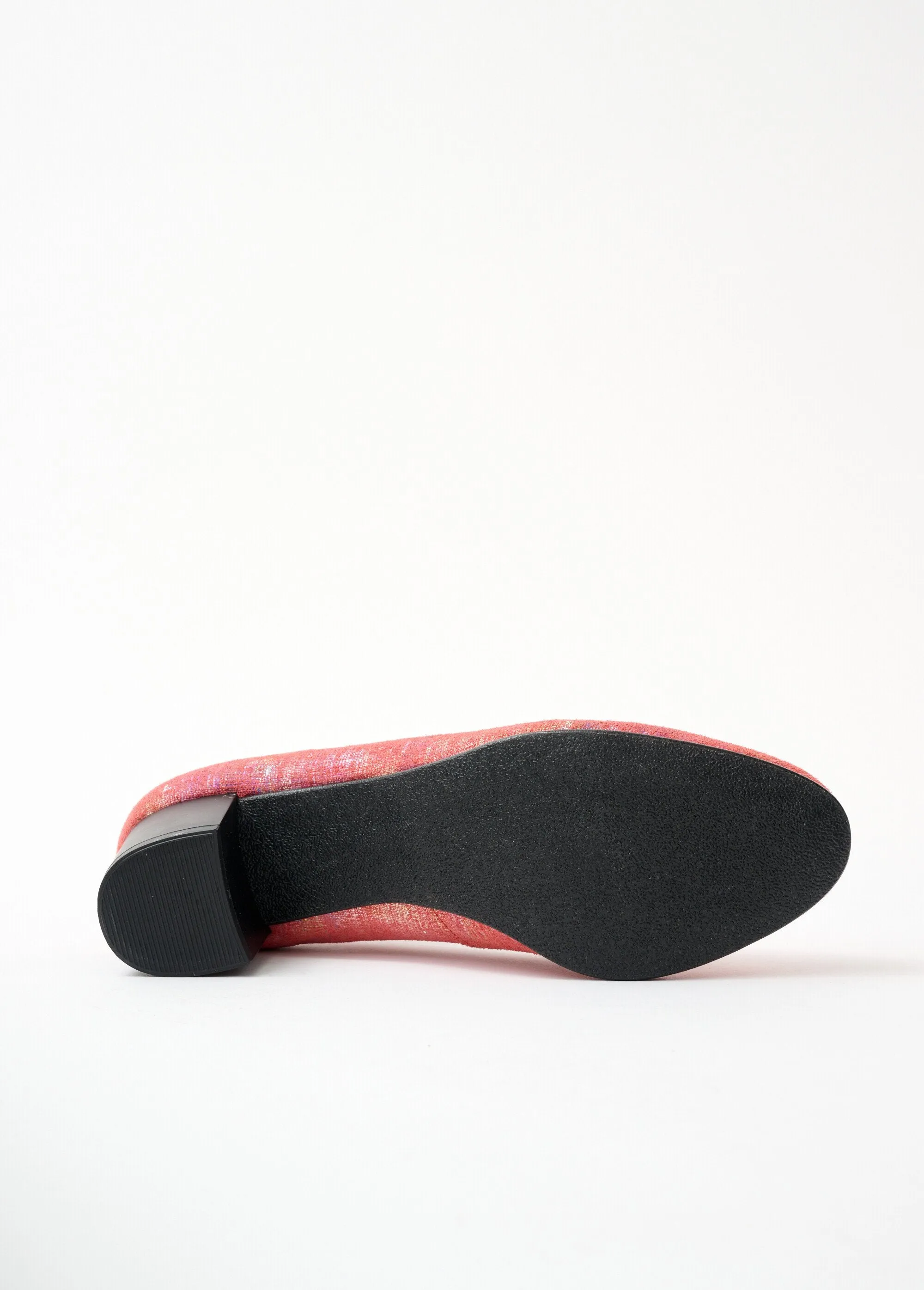 Comfort width leather pumps