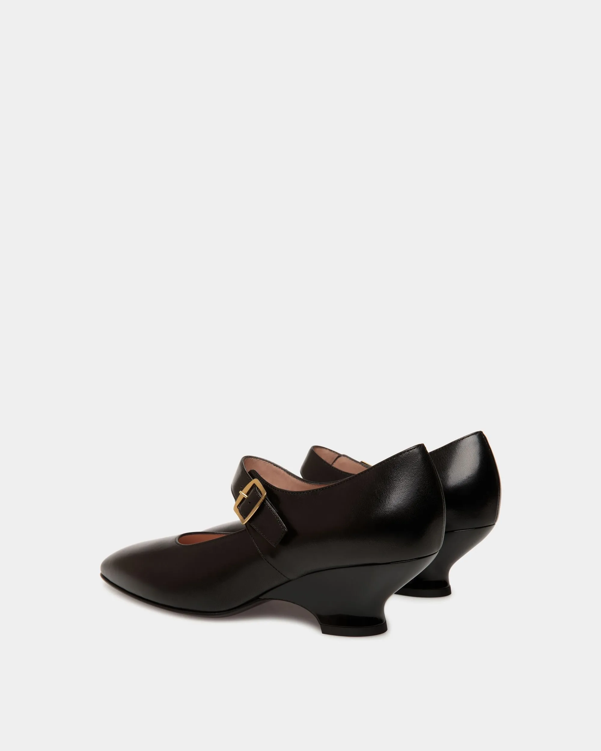 Glendy Pump in Black Leather