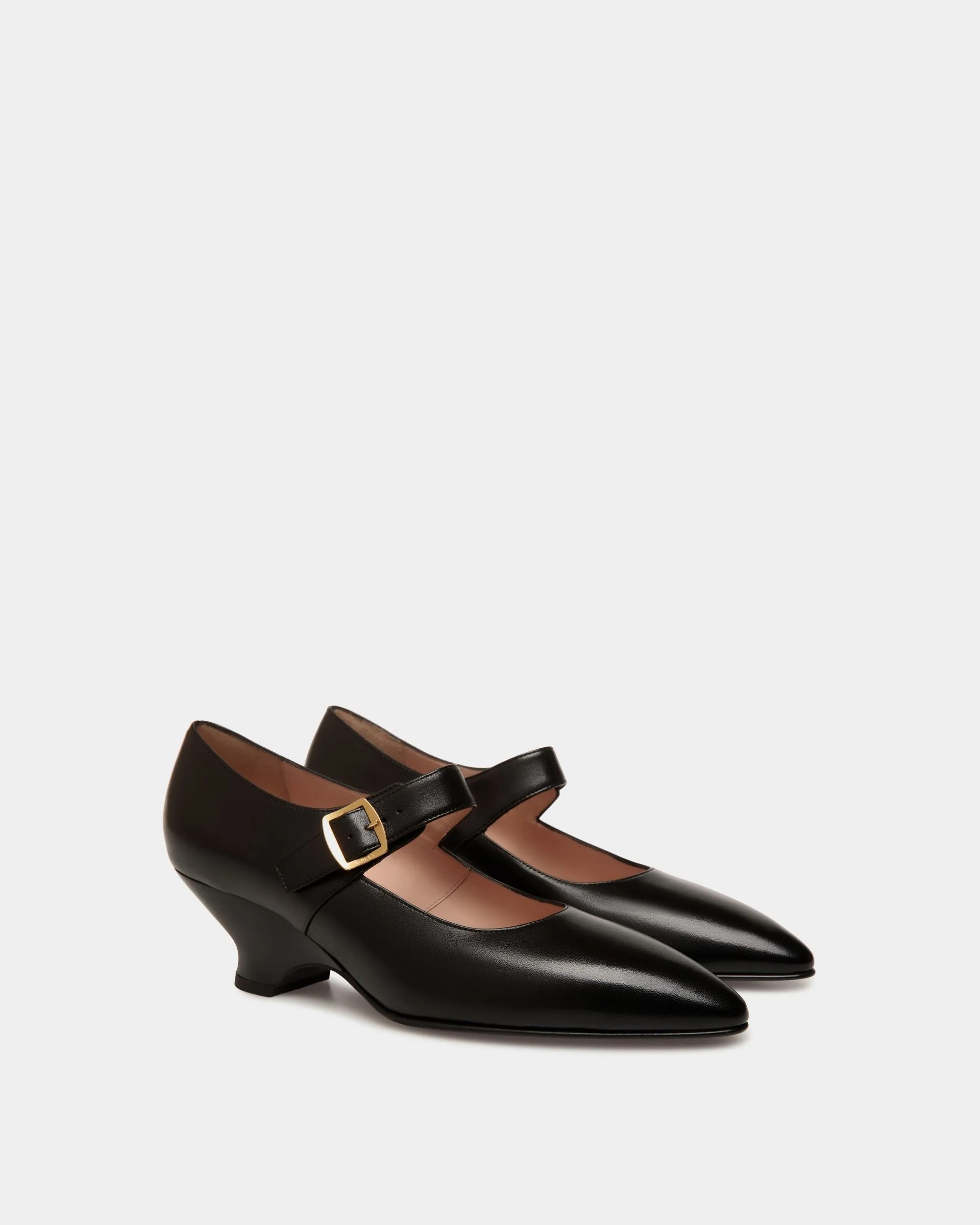 Glendy Pump in Black Leather