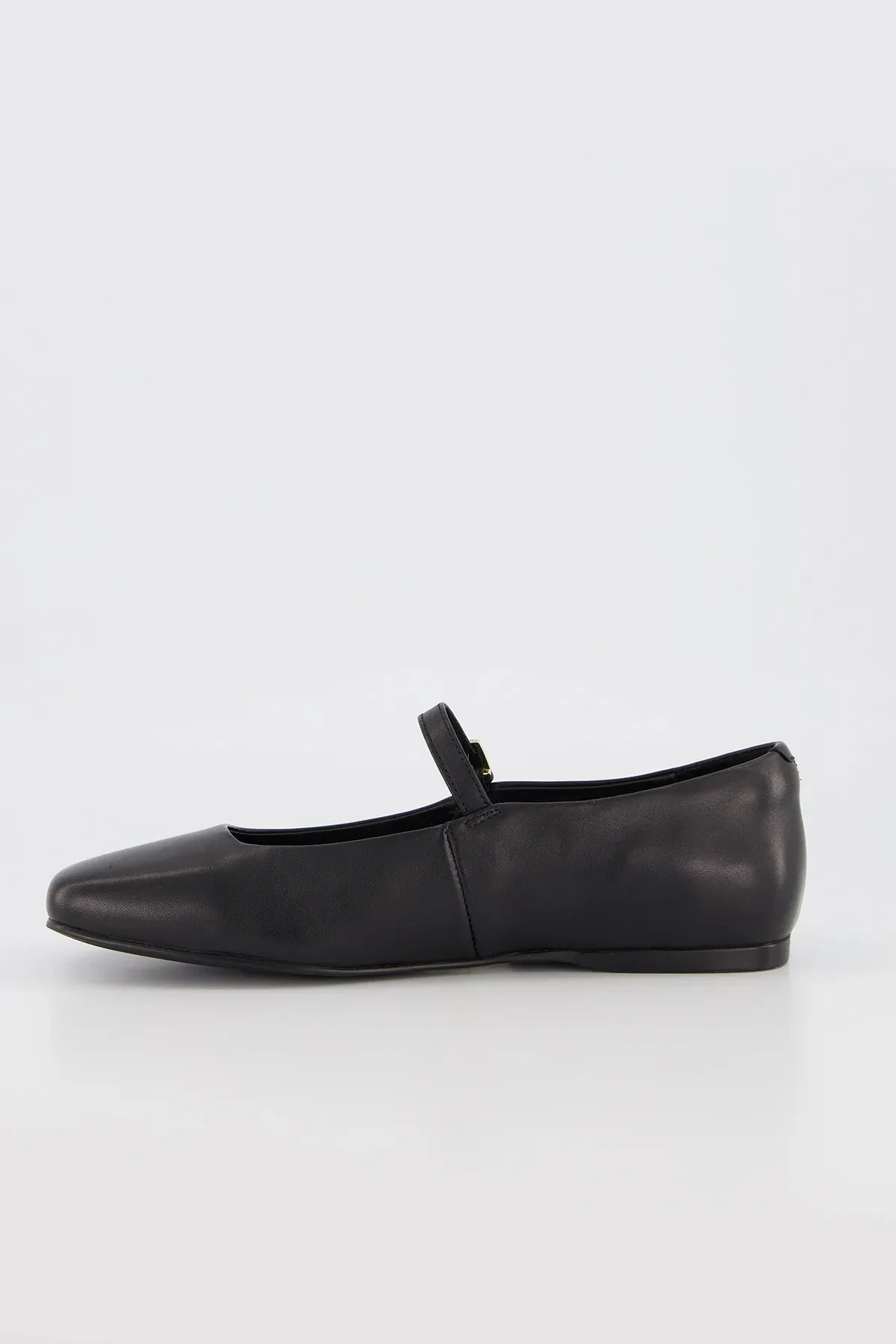 Jacqui | Black