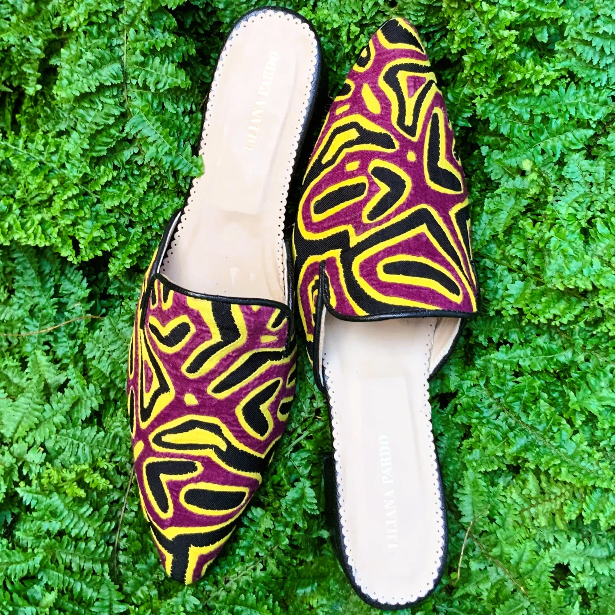 Mola Mule | Black Wine Hearts