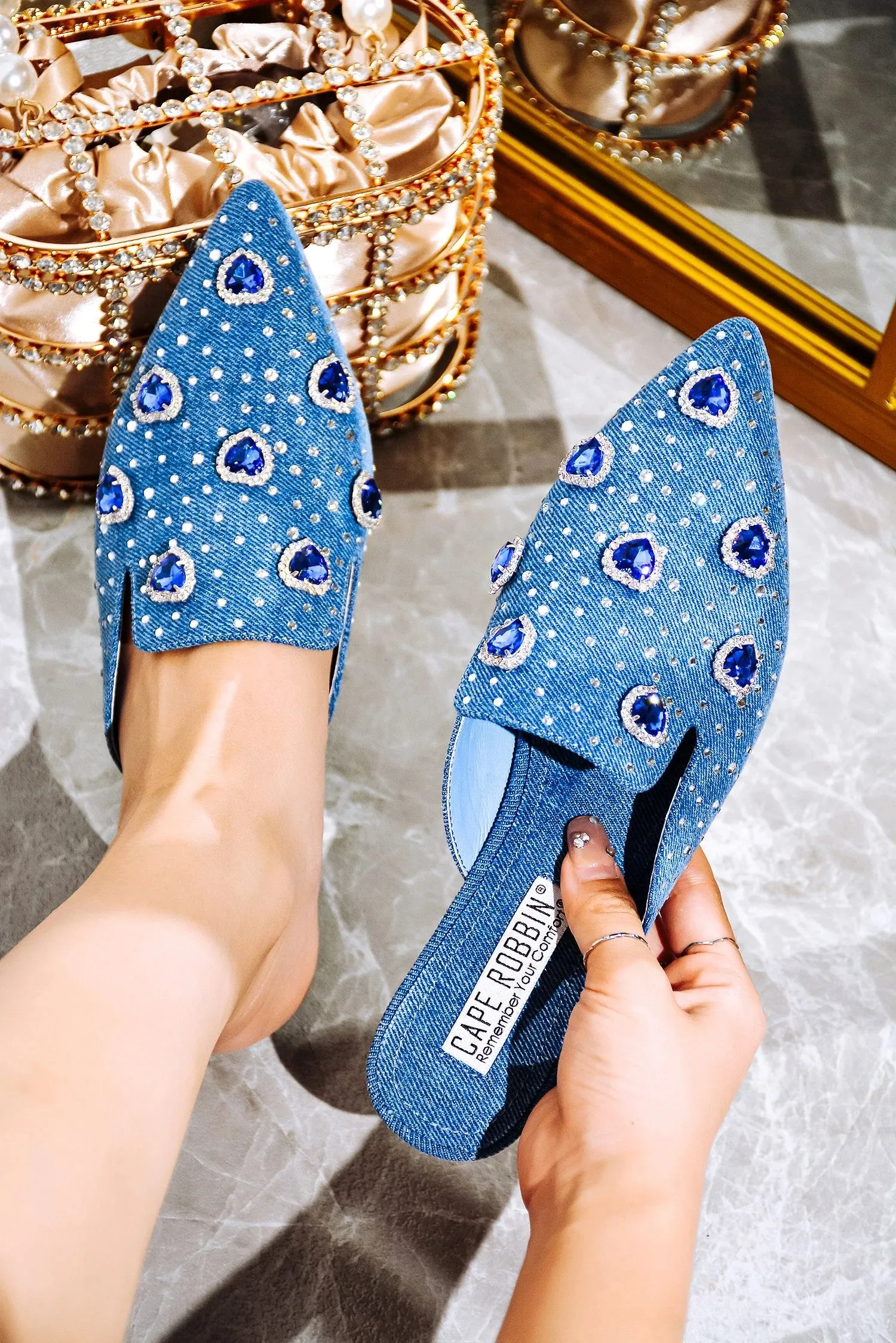 On Mule Comprehensive range Cape Stud Excellent service Flat Robbin Sierra Slip Rhinestone Detail Flats Toe Pointed