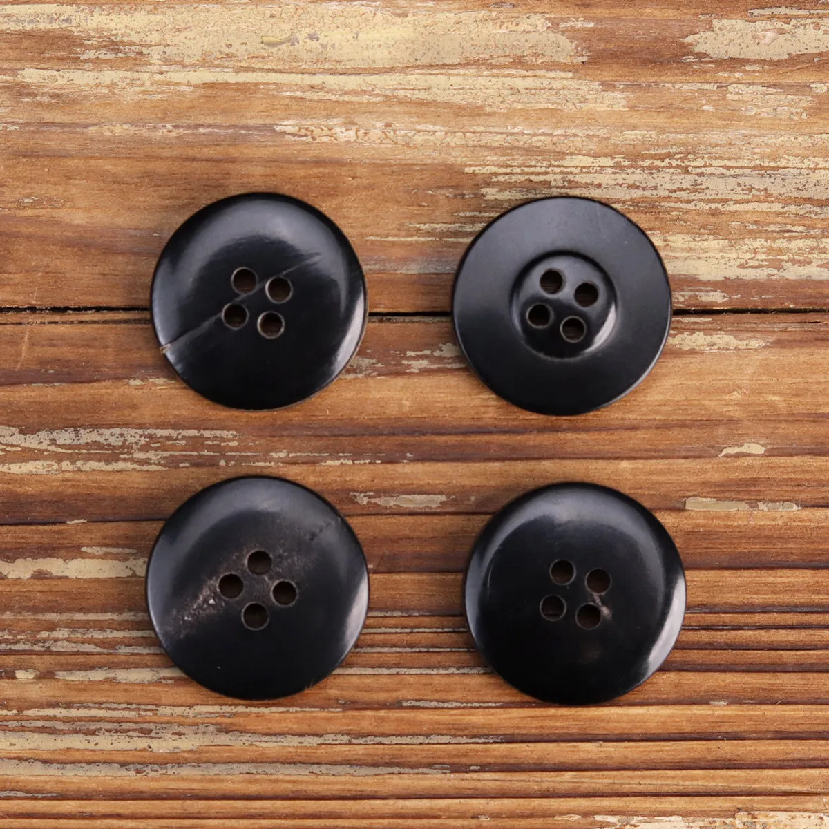 Retro Horn Round-Edged All-Black Burnished Buttons 20 Pack(5 Sizes)