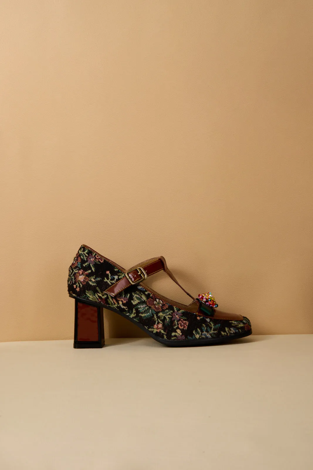 Vicconfy | Reese Sprinkle Applique T-Strap Pump