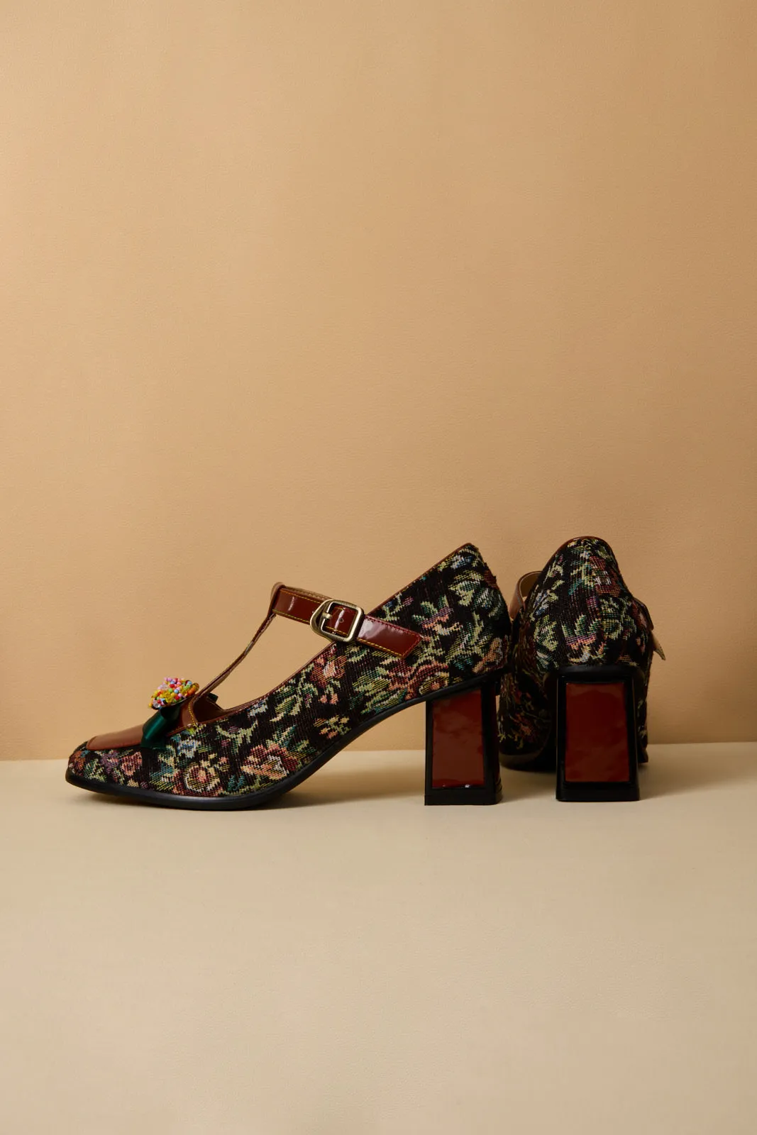 Vicconfy | Reese Sprinkle Applique T-Strap Pump
