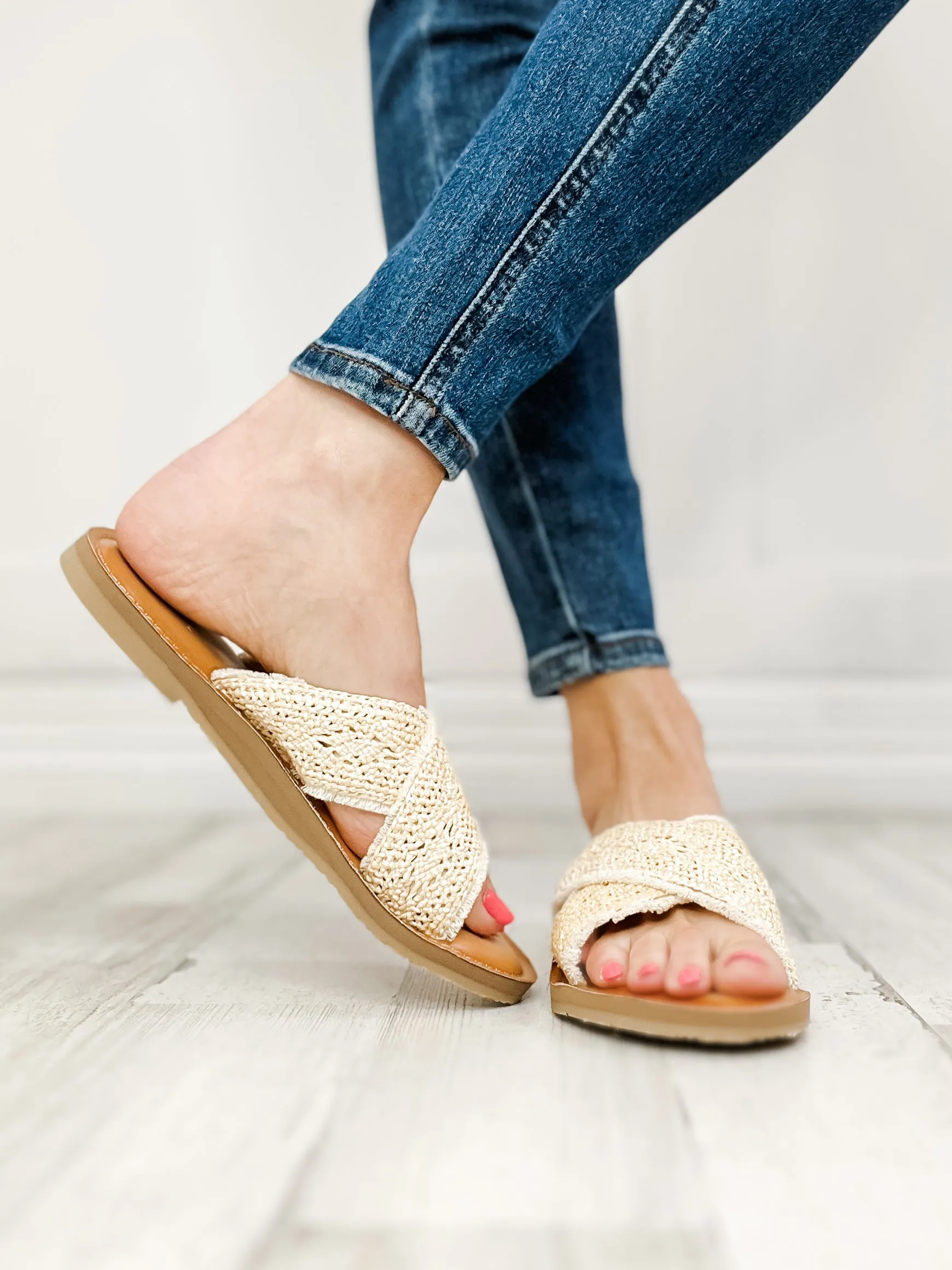 YellowBox Deska Raffia Sandal in Natural
